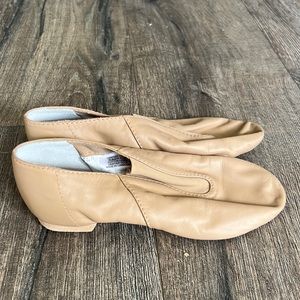 Bloch leather slip on jazz shoe size 4 great condition